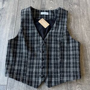 Vestique Monochrome Plaid Top